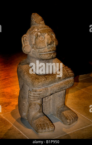 Figura seduta di Mictlantecuhtli Aztec annuncio 1350 1521 arenaria da Veracruz native american indian Messico Museo Messicano Foto Stock