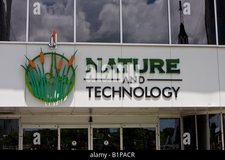 Natura e tecnologia la costruzione presso il John F Kennedy Space Center di Cape Canaveral Florida Foto Stock