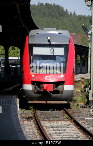 Deutsche Bahn, pelucchi tipo 2 Unità Multiple avvicinando Goslar stazione Montagne Harz, Sassonia, Sassonia-Anhalt, Germania, Deutschland Foto Stock