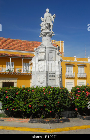 Statua di Cristoforo Colombo nella Plaza de la Aduana, Cartagena de Indias, Colombia Foto Stock