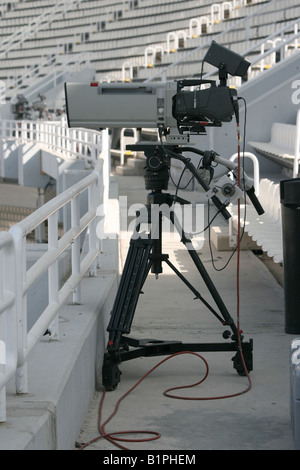 Telecamera di radiodiffusione e stadium posti vuoti i livelli di dettaglio da Athens Olympic Stadium Foto Stock