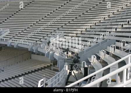 Le telecamere broadcast e stadium posti vuoti i livelli di dettaglio da Athens Olympic Stadium Foto Stock