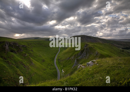 Winnats Pass e Mam Tor, Castleton, Parco Nazionale di Peak District, Derbyshire Foto Stock