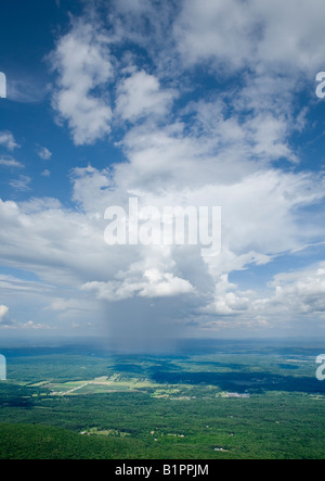 Ampia vista della Hudson Valley dalla scarpata Trail nello Stato di New York Foto Stock