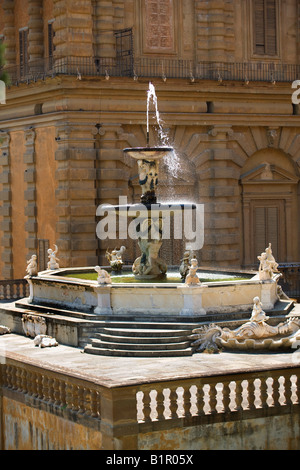 Fontana di Palazzo Pitti a Firenze Foto Stock