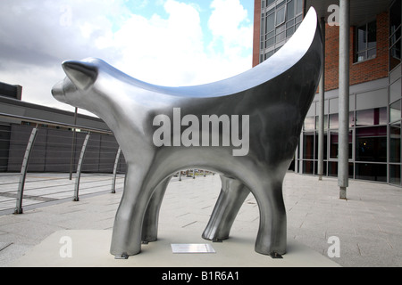 Uno dei 120 Superlambanana sculture in Liverpool per celebrare la capitale della cultura Foto Stock