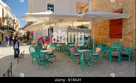 Street bar a Chania old town, Creta, Grecia, l'Europa. Foto Stock