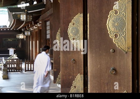 Meiji Jingu Scintoismo tempio a Yoyogi Koen Park a Tokyo Giappone Foto Stock