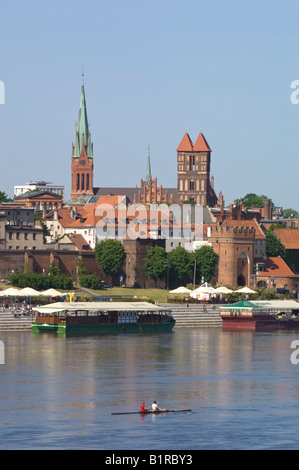 Centro storico affacciato sul fiume Vistola Torun Polonia Foto Stock