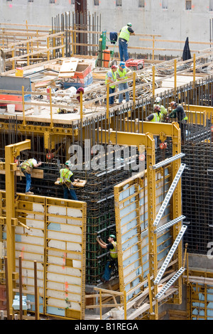 Costruzione in corso presso la ex sito del World Trade Center a New York New York STATI UNITI D'AMERICA 6 Giugno 2008 Foto Stock