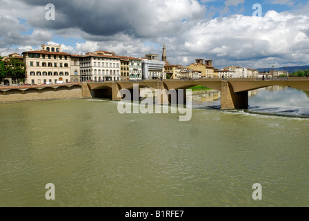 Il centro storico di Firenze sulle rive del fiume Arno, Sito Patrimonio Mondiale dell'UNESCO, Toscana, Italia, Europa Foto Stock