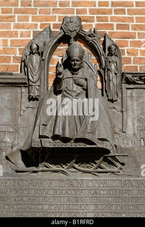 Una lapide commemorativa per il Papa Giovanni Paolo II, Sito Patrimonio Mondiale dell'UNESCO, Cracovia, in Polonia, in Europa Foto Stock