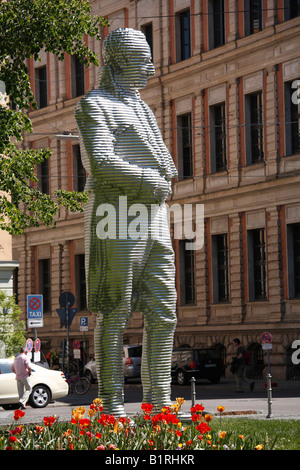 Scultura in alluminio di Massimiliano Giuseppe Graf von Montgelas, realizzato dall'artista Karin Sander in 2005, Promenadenplatz Square, M Foto Stock