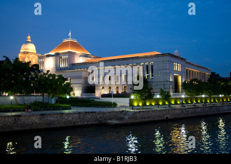 Il Parlamento, il fiume Singapore, Singapore, Sud-est asiatico Foto Stock