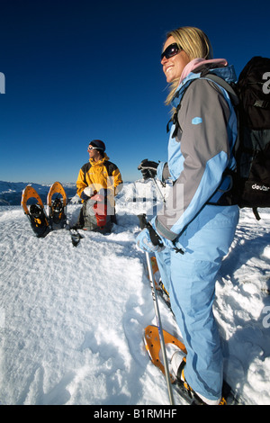 Escursioni con le racchette da neve, il Weisshorn, Arosa, Grigioni, Svizzera Foto Stock