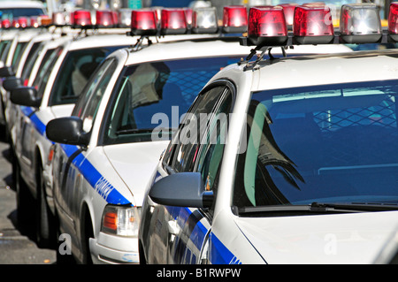 Pattuglia delle vetture della polizia di New York Department, Ford Crown Victoria, Manhattan, New York City, Stati Uniti d'America Foto Stock