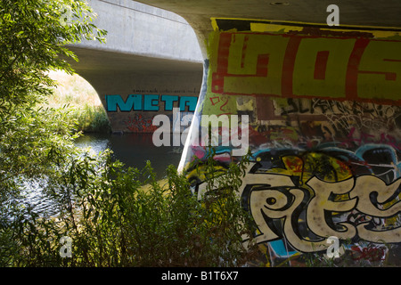 Burbank Boulevard ponte sopra il fiume di Los Angeles San Fernando Valley Los Angeles County Foto Stock