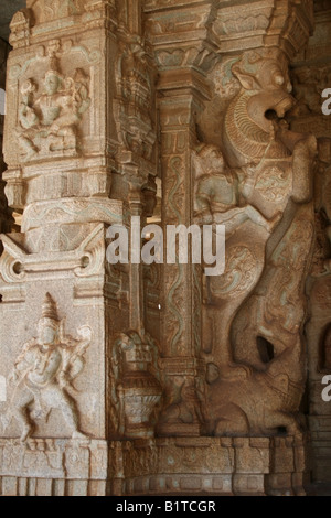 Pilastro dettaglio , Vittala Tempio del XVI secolo , Hampi , Karnataka, India Foto Stock