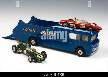 Sistema Ecurie Ecosse Racing Car Transporter e racing cars Set Regalo 16 da Corgi dal 1961 Foto Stock