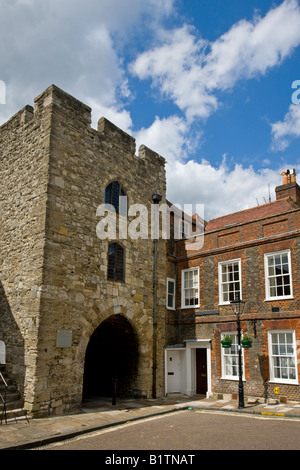 Westgate medievale fa parte di Southamptons antica città murata, England, Regno Unito Foto Stock