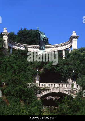 St Gellert statua monumento collina Gellert hegy Gellert Budapest Buda Ungheria Foto Stock