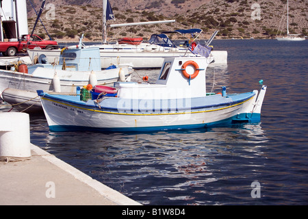 Barca da pesca Symi Rodi Grecia Foto Stock