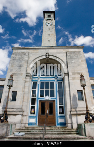 Vecchio Southampton Tribunali ora il centro città stazione di polizia con la torre dell orologio al di sopra di Southampton Hampshire Inghilterra Foto Stock