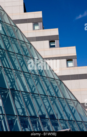 Vetro e Marmo architettura del De Vere Grand Harbour Hotel nella città di Southampton Hampshire Inghilterra Foto Stock