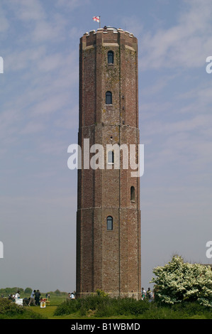 Trinity House costruito il 86ft Naze ottagonale Torre nel 1720 come un marchio di navigazione alla spedizione di aiuto Foto Stock