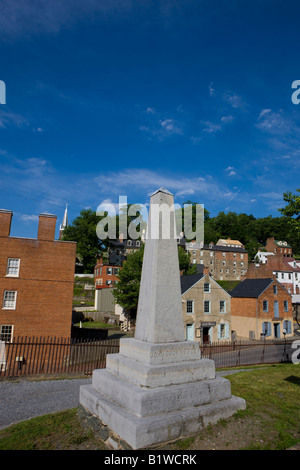 Monumento obelisco che designa il sito originale della John Brown's Fort harpers Ferry National Historical Park harpers Ferry West VA Foto Stock