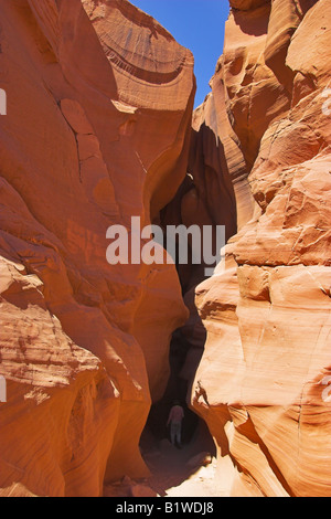 Un ingresso nel ben noto canyon di antilopi nel sud degli Stati Uniti Foto Stock