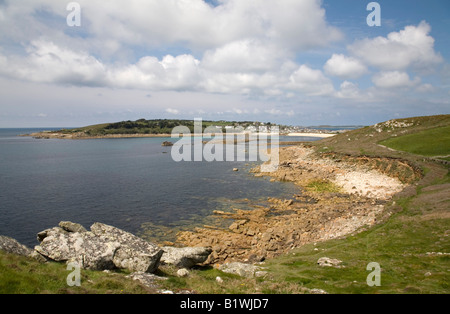 Testa di peninnis guardando verso la guarnigione St Marys Isole Scilly Foto Stock