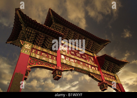 Ingresso cerimoniale Arch a Chinatown a Newcastle-upon-Tyne Foto Stock