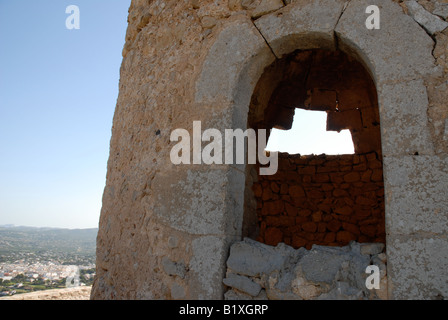 Il mulino a vento abbandonato su La Plana, Javea / Xabia, Provincia di Alicante, Comunidad Valenciana, Spagna Foto Stock