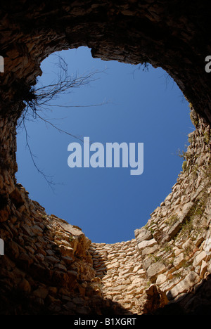 Interno di un mulino a vento abbandonato su La Plana, Javea / Xabia, Provincia di Alicante, Comunidad Valenciana, Spagna Foto Stock