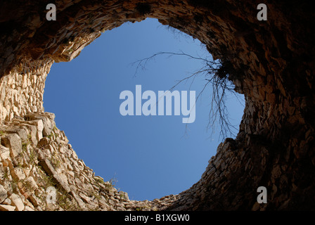 Interno di un mulino a vento abbandonato su La Plana, Javea / Xabia, Provincia di Alicante, Comunidad Valenciana, Spagna Foto Stock