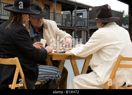 Rievocazione di un gioco di poker in American wild west periodo Foto Stock