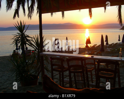 Tramonto a Ag Eleni beach bar,Skiathos,Grecia. Foto Stock