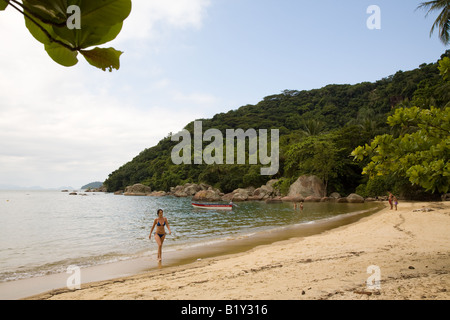 Pouso Beach, Ilha Grande, Brasile Foto Stock