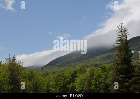 Nuvole che copre la parte superiore del Mt. Washington nel New Hampshire, Stati Uniti Foto Stock