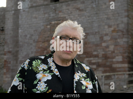 Il cantante Chris Farlowe backstage a stelle degli anni sessanta in concerto al Festival di Ludlow Foto Stock