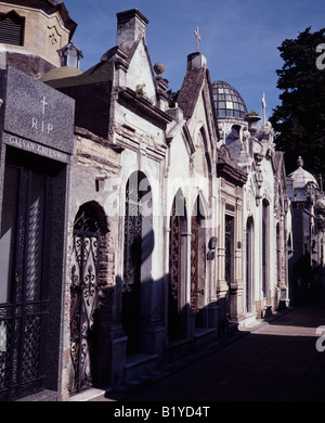 Elaborare i mausolei di marmo nella Recoleta Cemetery Buenos Aires Argentina Foto Stock