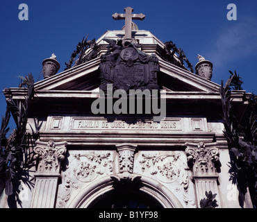 Elaborare il mausoleo di marmo nella Recoleta Cemetery Buenos Aires Argentina Foto Stock