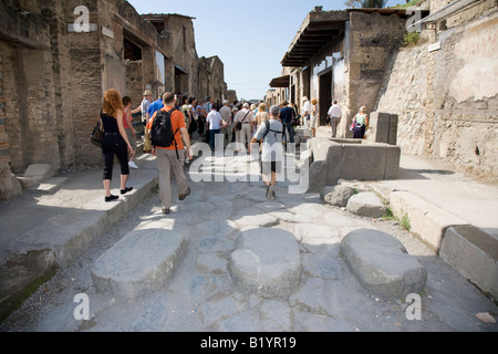 Pietre miliari su Pompei s strade Pompei Campania Italia Foto Stock