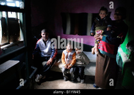 Gli zingari in famiglia Tandarei, Romania Foto Stock