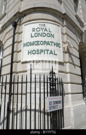 Il Royal London Homoeopathic Hospital sign ora Royal Hospital di Londra per la medicina integrata Great Ormond Street, England Regno Unito Foto Stock