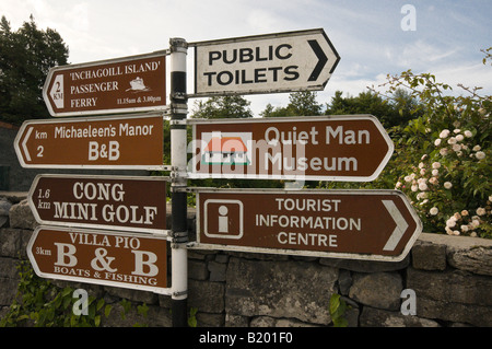 Cartelli in Cong, County Mayo Foto Stock