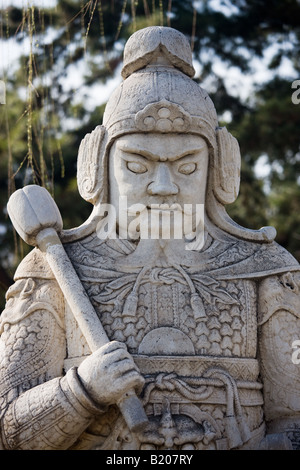 Statua di un capo militare sulla via dello spirito presso le Tombe dei Ming sito Beijing Pechino CINA Foto Stock