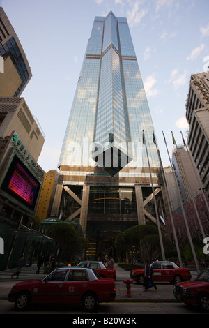 I taxi a IFC2 International Finance Centre due distretto finanziario di Hong Kong Cina Foto Stock