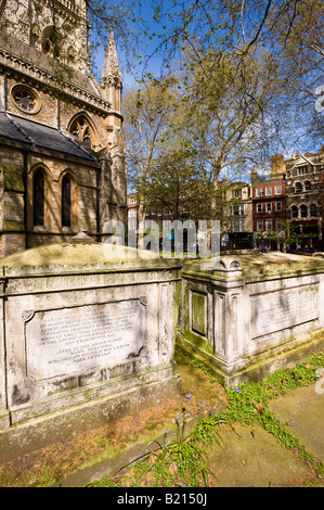 Cimitero di St Mary Abbots Chiesa Kensington London W8, Regno Unito Foto Stock